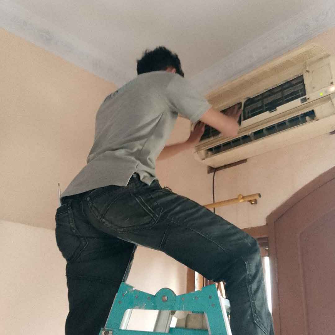 Hairil-Zaen-uploading-Service-AC-Gading-Serpong Hairil Zaen uploading Service AC Gading Serpong